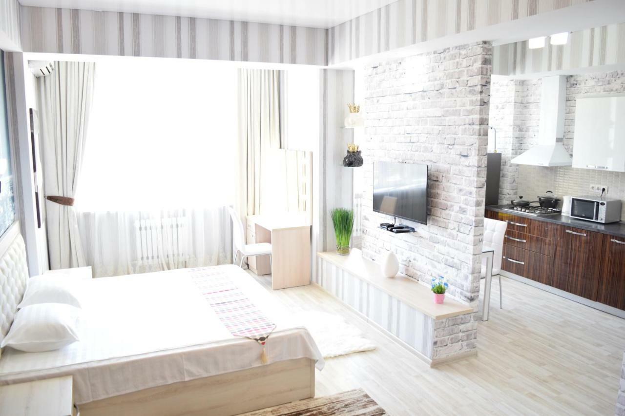 Apartment With Good View In The Center Bishkek Exterior foto